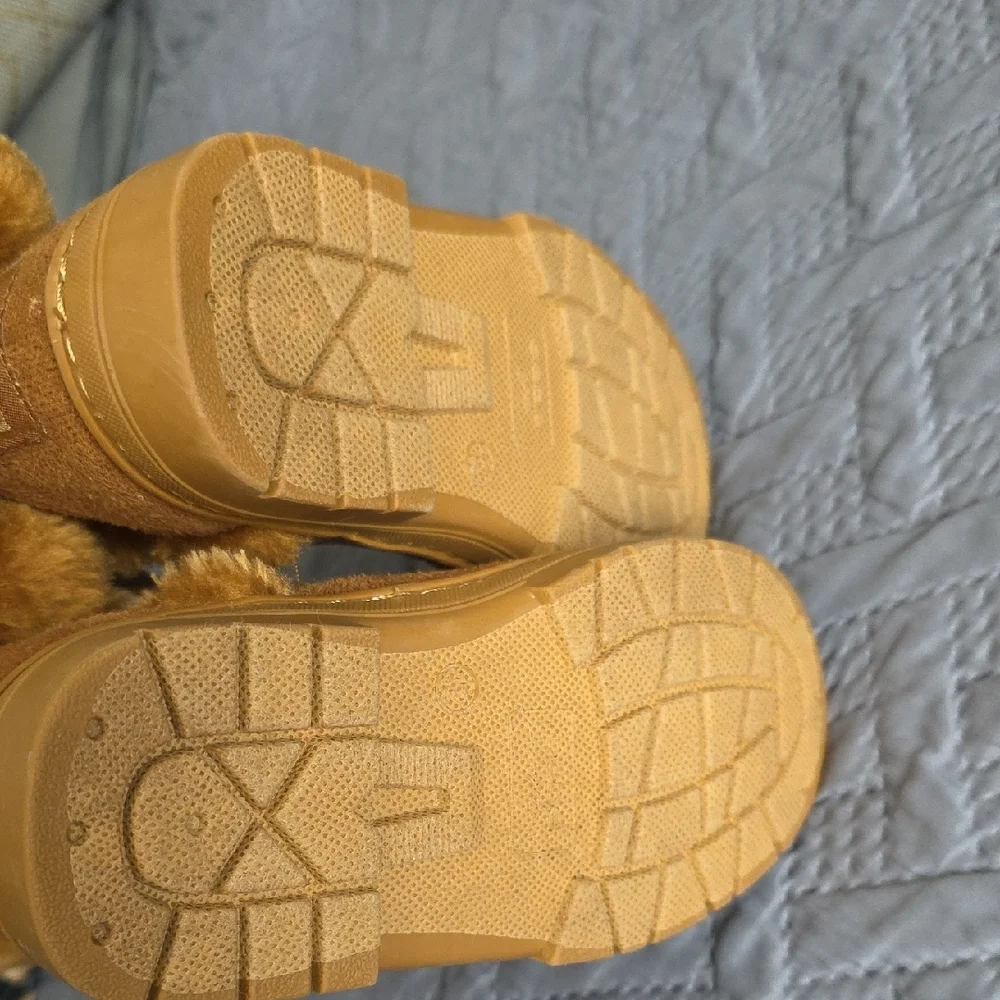bebe Kids Brown Fur-Trimmed Winter Boots - Picture 3 of 6